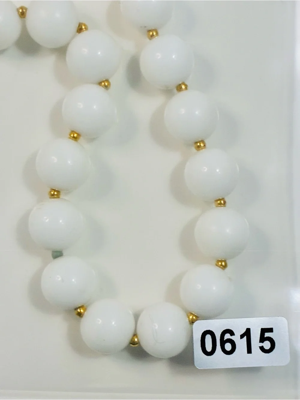 VTG Classic White Bead Necklace with Gold Accents Retro MCM Every Day Casual